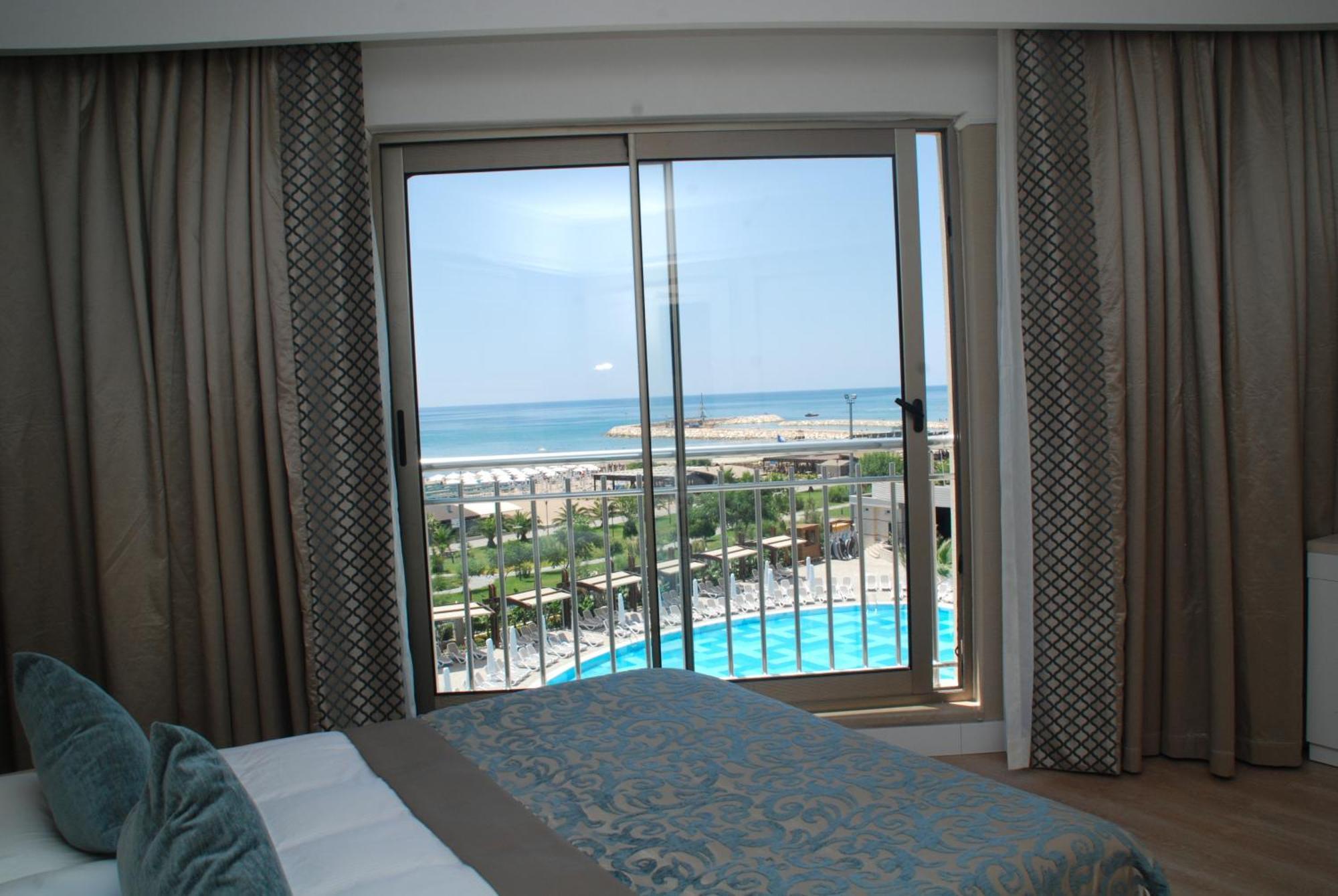 Seamelia Beach Resort Hotel & Spa Side Exterior photo